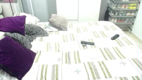 raysajoness online show from December 2025 01:46:02 AM