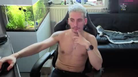 Snapshot of rayzel31 chatting on January 2026 12:31:02 PM Rayzel online show from January 2026 12:31:02 PM