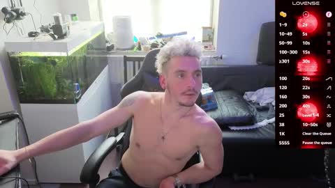 Snapshot of rayzel31 chatting on February 2026 01:07:02 PM Rayzel online show from February 2026 01:07:02 PM