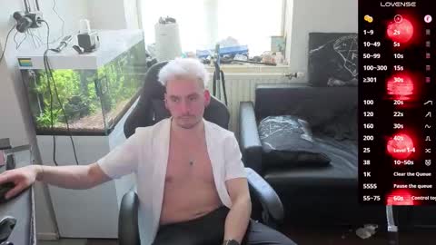 Rayzel online show from March 2026 01:06:01 PM