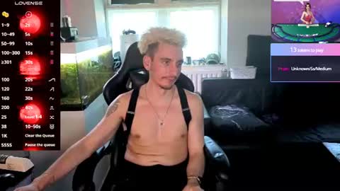Rayzel White online show from June 2026 06:28:01 PM