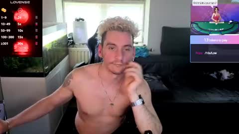 Rayzel White online show from July 2026 01:17:01 PM