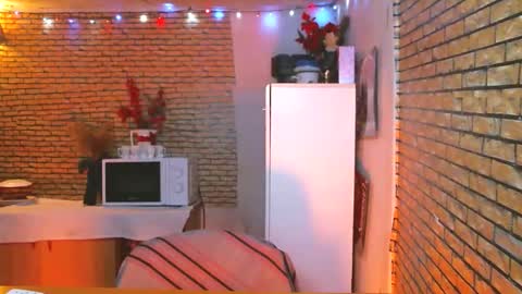 real_coupl3 online show from February 2026 08:46:02 PM