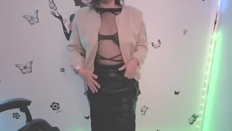 Rebbeca online show from June 2026 01:32:02 PM