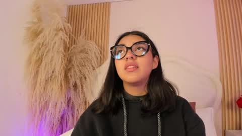 rebeca_taylor_ online show from April 2026 03:27:01 PM