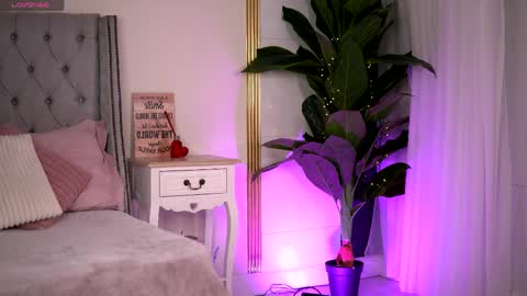 Rebecca online show from April 2026 07:53:01 AM