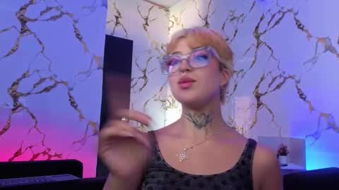 Snapshot of rebeka_baker chatting on February 2026 03:43:01 PM REBEKA online show from February 2026 03:43:01 PM