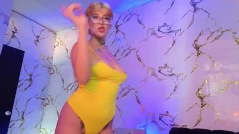 Snapshot of rebeka_baker chatting on February 2026 01:54:02 PM REBEKA online show from February 2026 01:54:02 PM