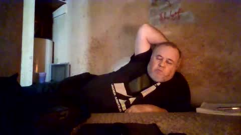 reddragon1195 online show from April 2026 10:43:02 PM
