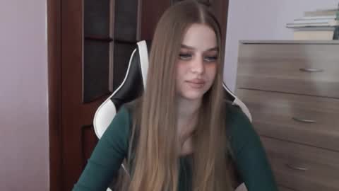 Lily online show from March 2026 02:04:01 AM