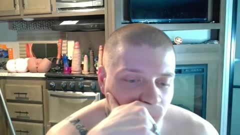 Snapshot of redinthebed chatting on December 2024 10:46:02 PM InkedGinger online show from December 2024 10:46:02 PM