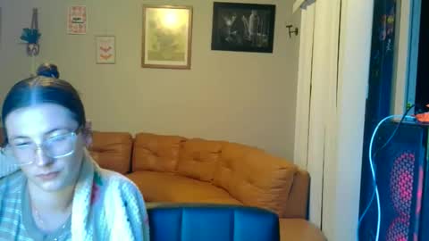 Snapshot of redinthebed chatting on November 2025 03:41:01 AM InkedGinger online show from November 2025 03:41:01 AM