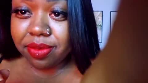 redlipsvixen online show from April 2026 05:27:02 AM