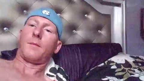 redman070707 online show from April 2026 05:18:02 AM