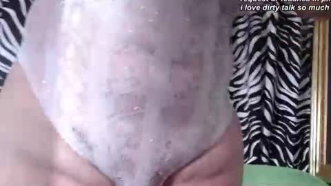 Snapshot of redroomxx chatting on July 2026 04:32:02 PM MIA online show from July 2026 04:32:02 PM