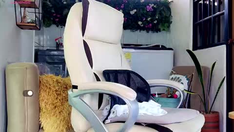 Yanella online show from March 2026 01:11:02 PM