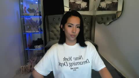 reighnempress online show from April 2026 07:45:01 AM