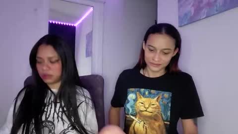 reina_reina online show from April 2026 05:06:01 AM