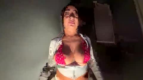 Snapshot of reinaassss chatting on March 2026 05:41:02 AM reinaassss online show from March 2026 05:41:02 AM