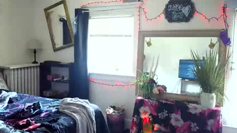 Remy  KitKatt online show from May 2026 04:58:02 PM