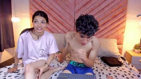 Ren y Leila online show from December 2024 06:42:02 PM