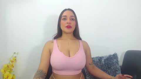 renatabrownn28 online show from April 2026 04:12:01 AM