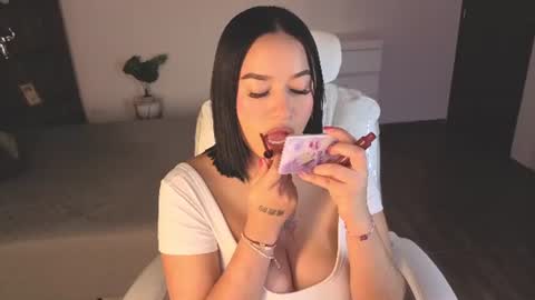 Snapshot of renaxi_smith chatting on June 2026 07:47:01 PM renaxi_smith online show from June 2026 07:47:01 PM