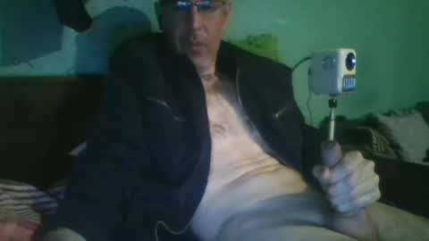 reyes_albert2006 online show from March 2026 02:52:01 PM