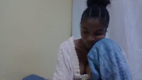 Snapshot of richella34 chatting on June 2026 12:32:02 AM richella34 online show from June 2026 12:32:02 AM