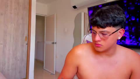 Snapshot of rick_shellby chatting on April 2026 05:30:02 PM Rick online show from April 2026 05:30:02 PM