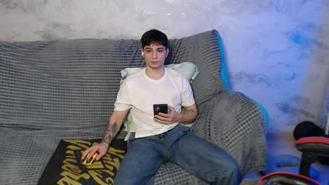 Snapshot of rik_and chatting on December 2025 12:43:02 PM Rick online show from December 2025 12:43:02 PM