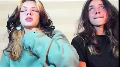 Snapshot of riley_colors chatting on December 2025 05:24:02 AM Riley online show from December 2025 05:24:02 AM