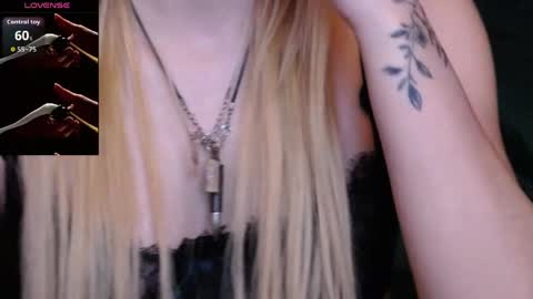 rileylannax online show from April 2026 03:05:01 AM