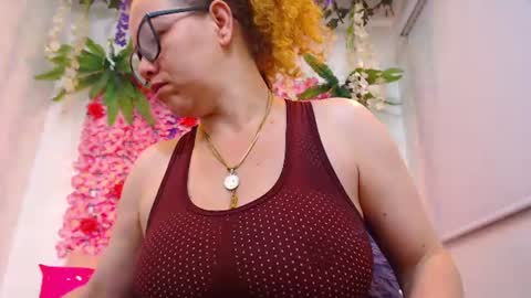 Snapshot of risitos_de_oro_ chatting on June 2026 10:10:01 AM Risitos De Oro online show from June 2026 10:10:01 AM