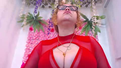 Snapshot of risitos_de_oro_ chatting on July 2026 11:48:02 AM Risitos De Oro online show from July 2026 11:48:02 AM