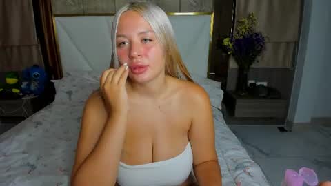 Snapshot of rita_olson chatting on June 2026 12:13:01 AM rita_olson online show from June 2026 12:13:01 AM