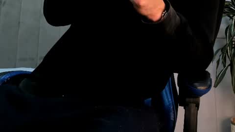 Snapshot of roan_birkin chatting on June 2026 07:15:01 PM Roan Birkin online show from June 2026 07:15:01 PM