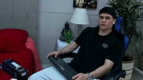 Snapshot of roan_birkin chatting on July 2026 07:30:01 PM Roan Birkin online show from July 2026 07:30:01 PM