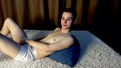 robert10211 online show from March 2026 05:08:02 AM