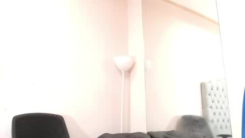 robert_kingg online show from June 2026 08:44:01 PM