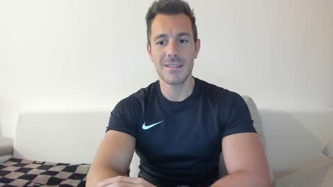 roberto4ever online show from June 2026 04:10:01 AM