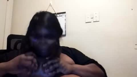 robertswhitney52 online show from April 2026 06:36:01 AM