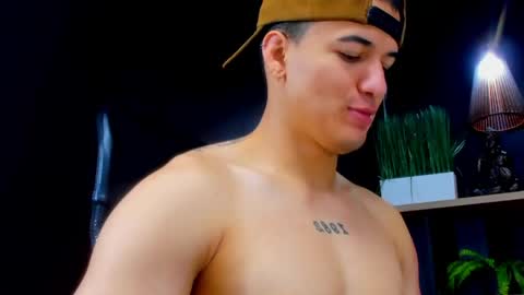 rocco_santos online show from April 2026 06:23:02 PM