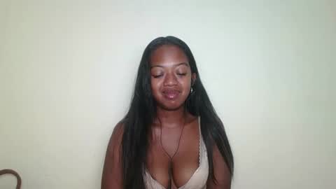 rochellinah online show from May 2026 06:13:02 PM
