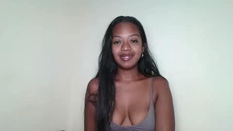 rochellinah online show from May 2026 12:23:02 PM