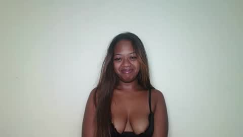 rochellinah online show from May 2026 06:17:01 PM