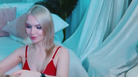 Lina and Den online show from April 2026 06:22:01 AM