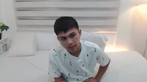 rolenzo18 online show from March 2026 01:47:01 PM