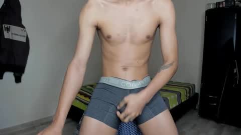 rolling_05 online show from March 2026 03:33:02 AM