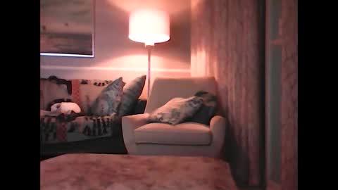 Snapshot of ronvlv chatting on October 2025 03:04:02 AM ronvlv online show from October 2025 03:04:02 AM